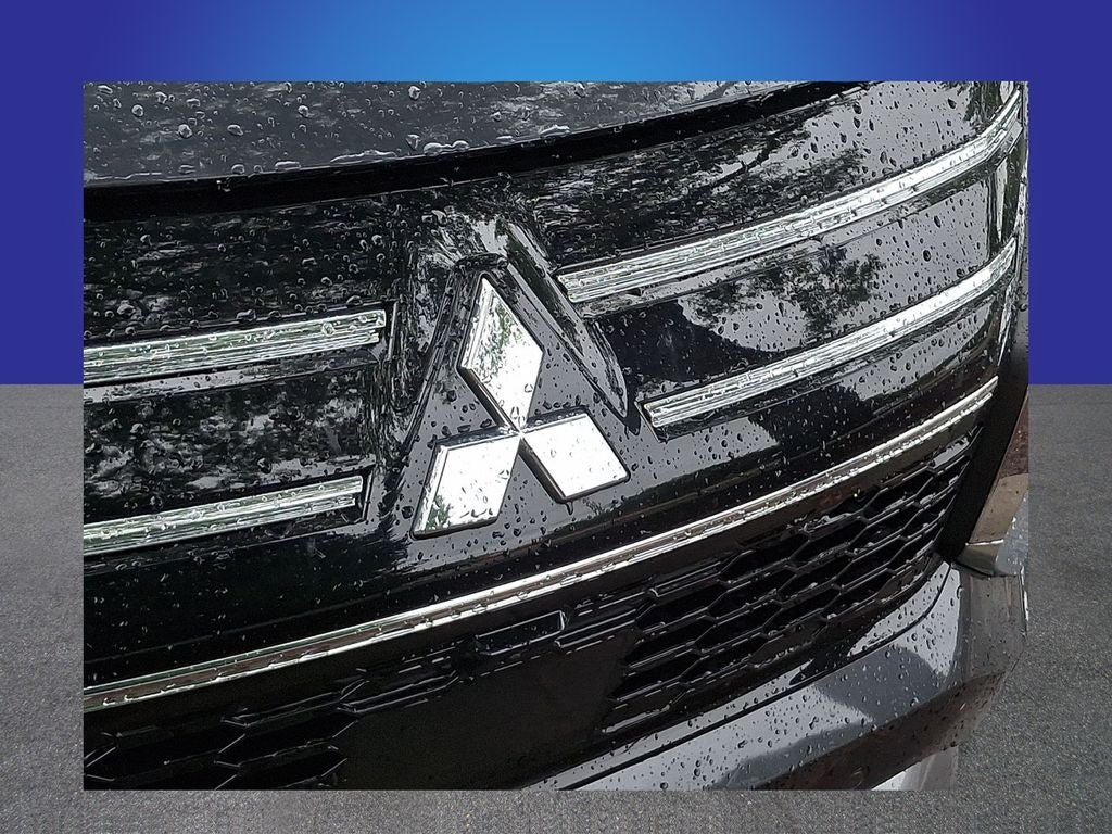 2025 Mitsubishi Outlander Base