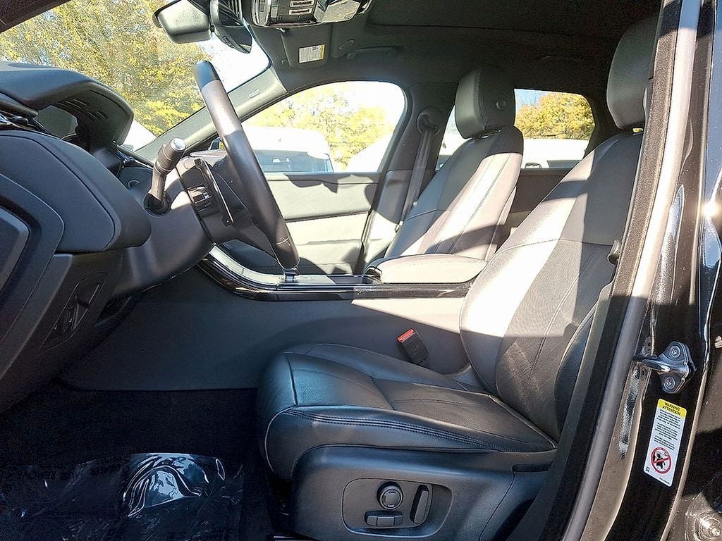 2025 Land Rover Range Rover Velar Dynamic SE