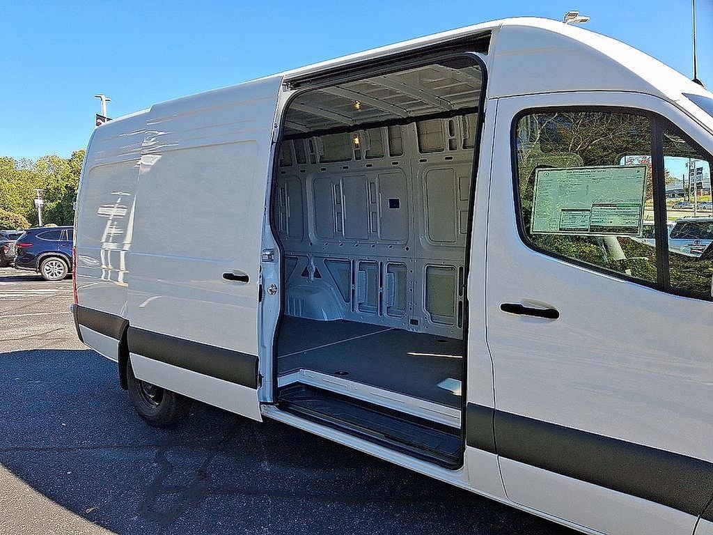 2025 Mercedes-Benz Sprinter 2500 Cargo 170 WB High Roof