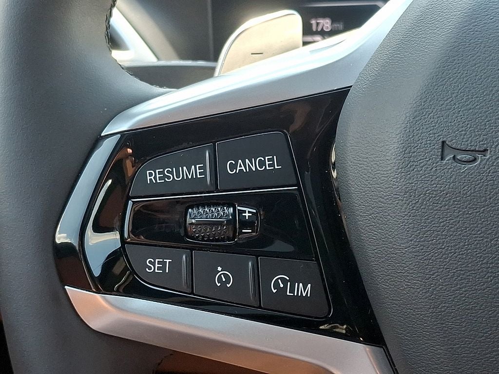 2025 BMW 3 Series 330i xDrive