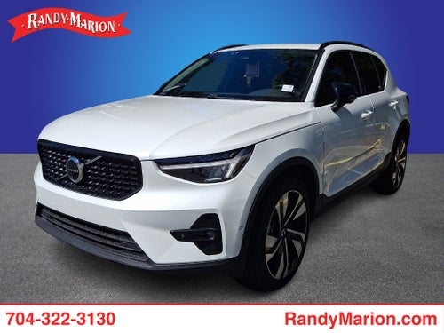 2024 Volvo XC40 B5 Plus Dark Theme