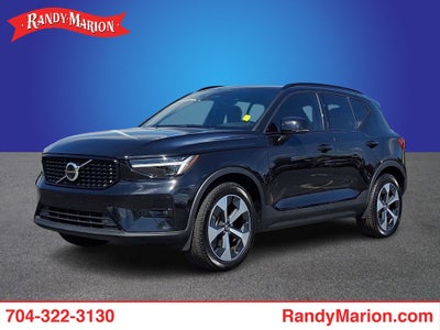 2024 Volvo XC40 B5 Plus Dark Theme