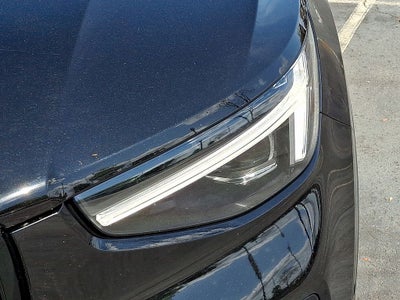 2024 Volvo XC40 B5 Plus Dark Theme