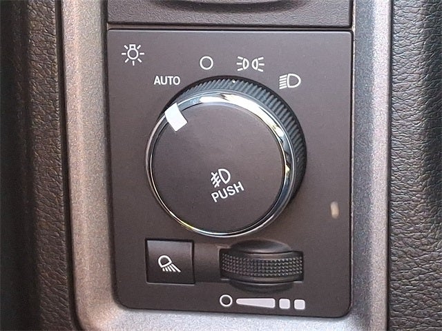 2023 RAM 1500 Classic Tradesman Crew Cab 4x4 6'4' Box