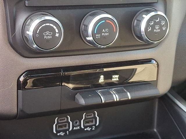 2022 RAM 1500 Big Horn Quad Cab 4x2 6'4' Box