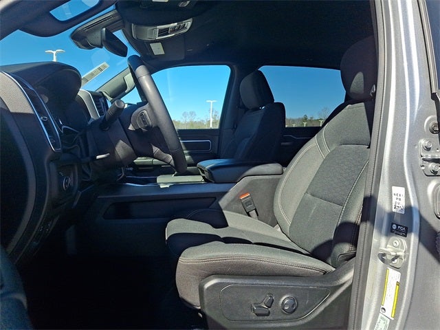 2025 RAM 1500 Big Horn Crew Cab 4x4 5'7' Box